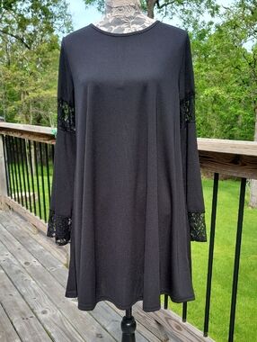 Mela ❤ London lace sleeve dress